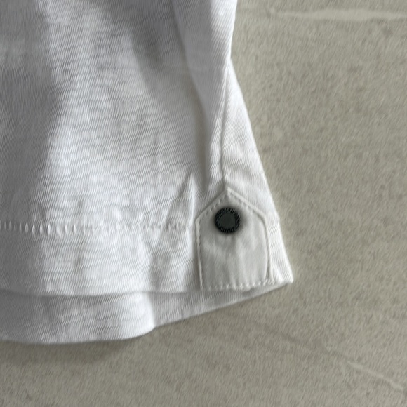 Kenneth Cole Tee - Picture 4 of 5